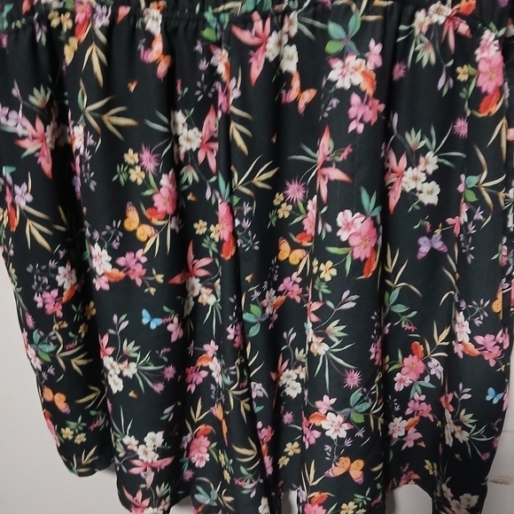 Belle Sky  woman's romper. Sleeveless with cap ruffle. Size 5X - Picture 6 of 10